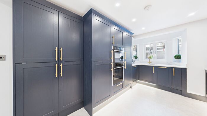 5 Bedroom House For Sale In Grayling Road, London, N16