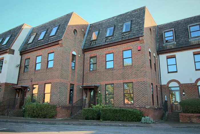 2 Bedroom Apartment To Rent In Little London Court, Old Town, Swindon, SN1
