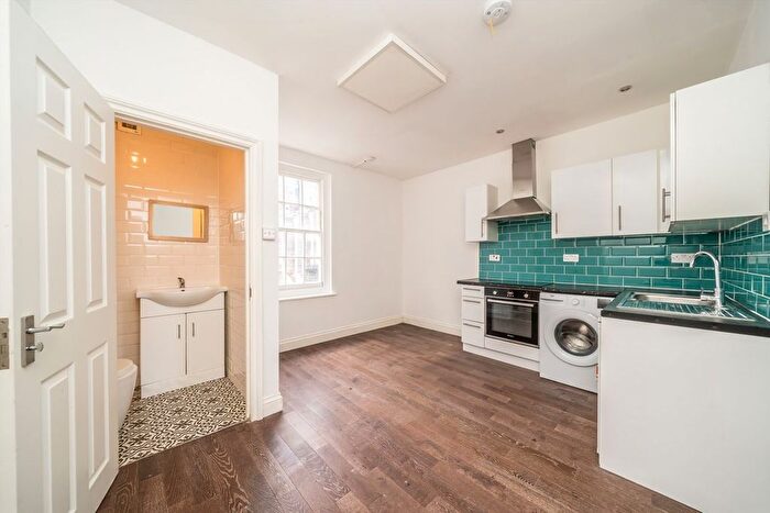 1 Bedroom Flat To Rent In Lillie Road, Fulham, SW6