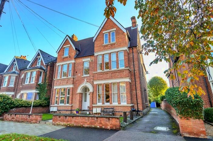 2 Bedroom Flat To Rent In Rothsay Road, Bedford, MK40