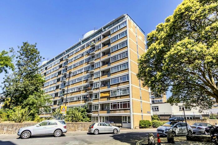 2 Bedroom Flat To Rent In Churchill Gardens, London, SW1V