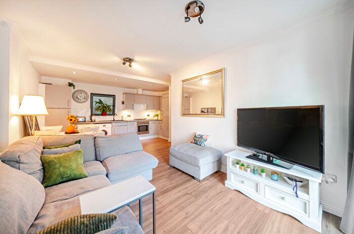 2 Bedroom Flat For Sale In Cuthbert Court, Godstone Road, Whyteleafe, CR3