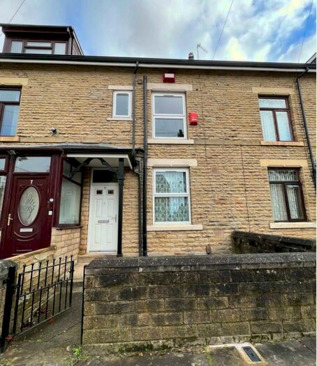 3 Bedroom Terraced House To Rent In Reginald Street, Bradford, West Yorkshire, BD5