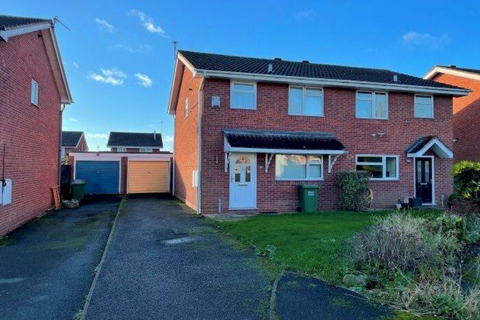 3 Bedroom Property To Rent In Stewart Court, Kidderminster DY10