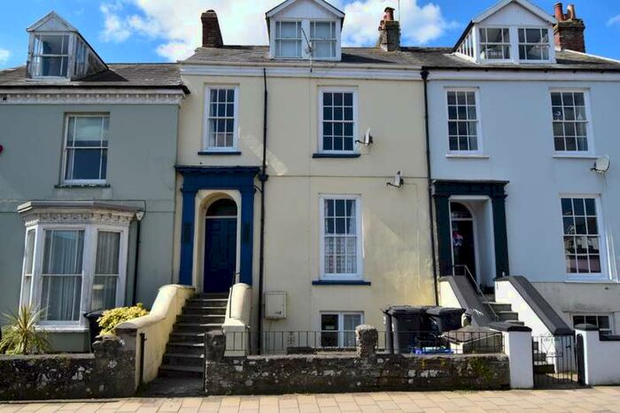 2 Bedroom Flat To Rent In Newport Road, Newport, Barnstaple, EX32