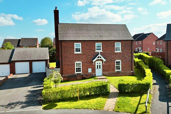 4 Bedroom Detached House For Sale In John Campbell Close, Flore, Northampton, NN7