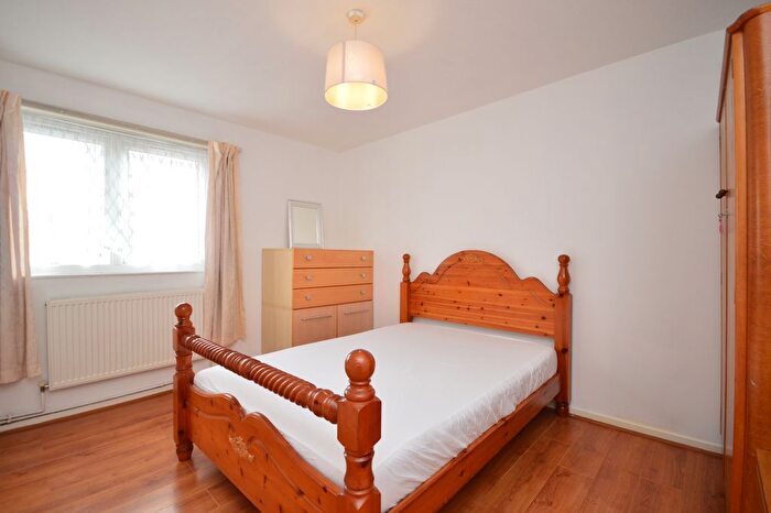 3 Bedroom Terraced House To Rent In Tarbert Walk, Shadwell, E1