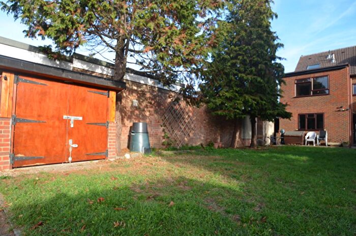 2 Bedroom Maisonette To Rent In Feltham Hill Road, Ashford, TW15