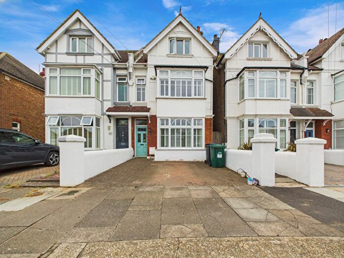 5 Bedroom Semi-detached House To Rent In Glebe Villas, Hove, BN3