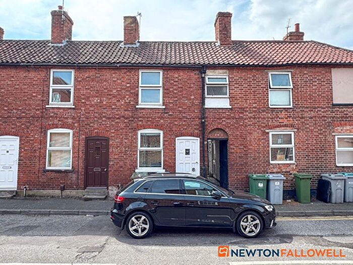 2 Bedroom Terraced House For Sale In Albion Street, Newark, NG24