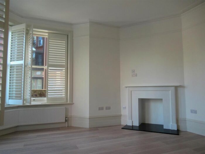 3 Bedroom Flat To Rent In Morshead Road, London, W9