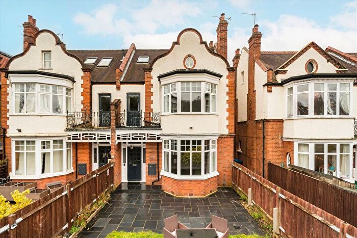5 Bedroom Property To Rent In Cottenham Park Road, Wimbledon, SW20