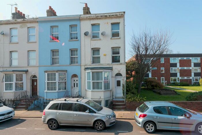 2 Bedroom Flat To Rent In Hardres Street, Ramsgate, CT11