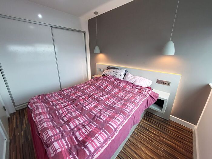 1 Bedroom Flat To Rent In West Point, Chester Road, Manchester. Qm, M16