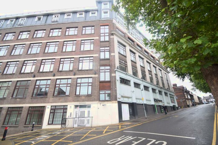 2 Bedroom Apartment To Rent In Midland Road, Luton, Bedfordshire, LU2