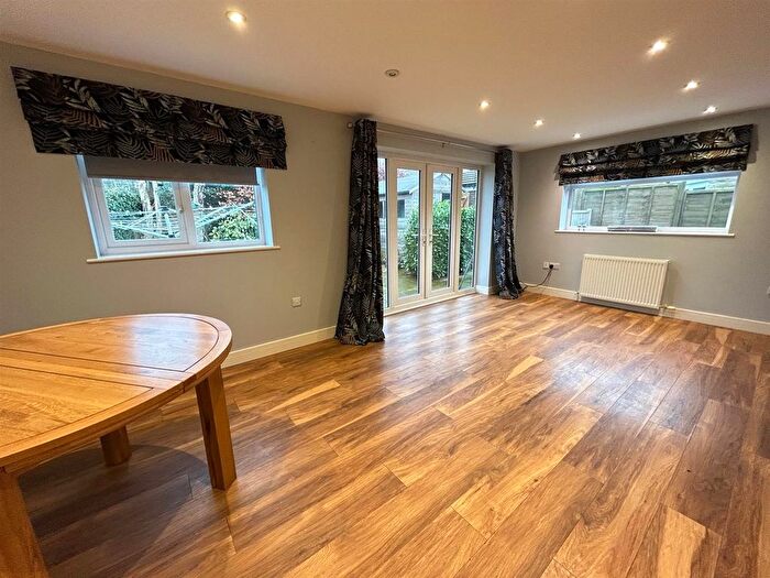 2 Bedroom Detached Bungalow To Rent In Hackness Drive, Scarborough, YO12