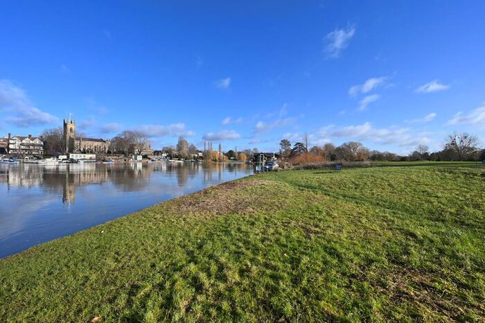 4 Bedroom Semi-Detached House To Rent In Pavilion Place, East Molesey, KT8