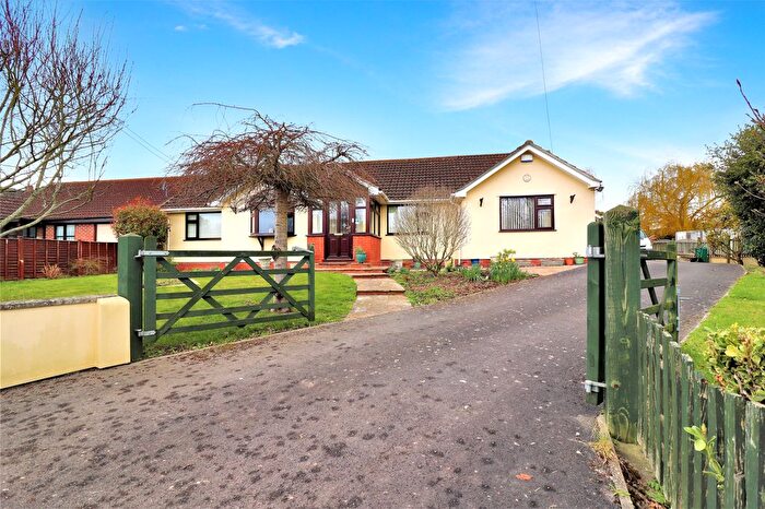 4 Bedroom Bungalow For Sale In North End, Creech St. Michael, Taunton, TA3