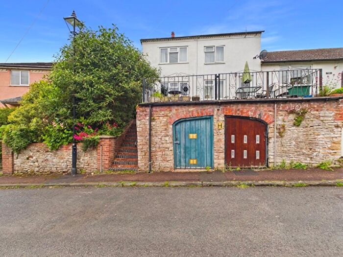 3 Bedroom End Of Terrace House For Sale In Bury Bar, Newent, GL18