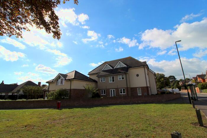 2 Bedroom Flat To Rent In Broadway, Southbourne, Bournemouth, BH6