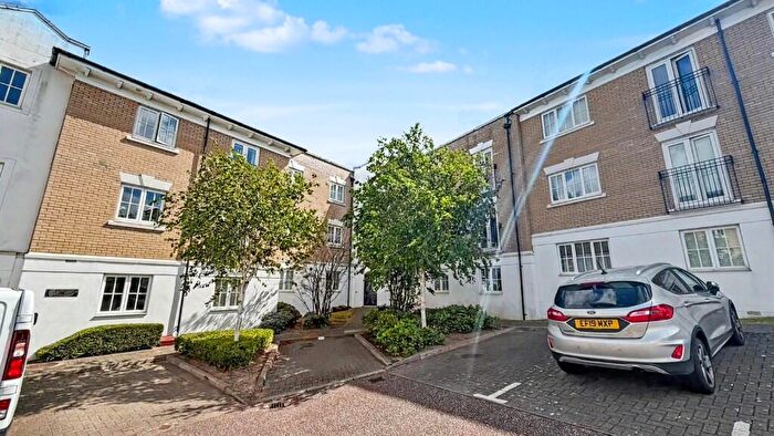 2 Bedroom Apartment For Sale In George Williams Way, Colchester, Essex, CO1