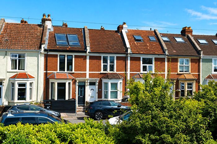 3 Bedroom House For Sale In Luckwell Road, Bristol, BS3