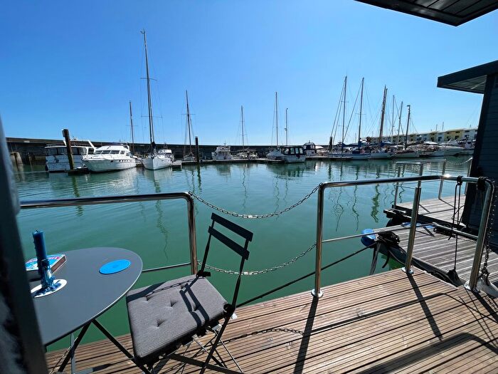 1 Bedroom Flat For Sale In Brighton Marina, Brighton, BN2