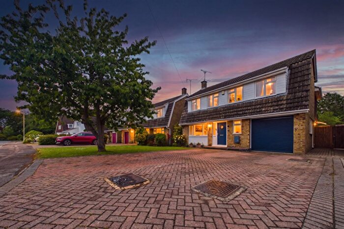 4 Bedroom Detached House For Sale In Pheasant Close, Winnersh, Wokingham, Berkshire, RG41