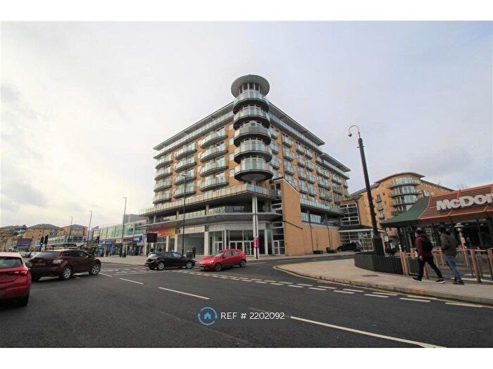 2 Bedroom Flat To Rent In Azalea House, Feltham, TW13