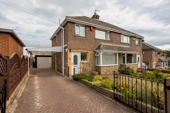 3 Bedroom Semi-Detached House To Rent In Close Lea, Rastrick, Brighouse HD6