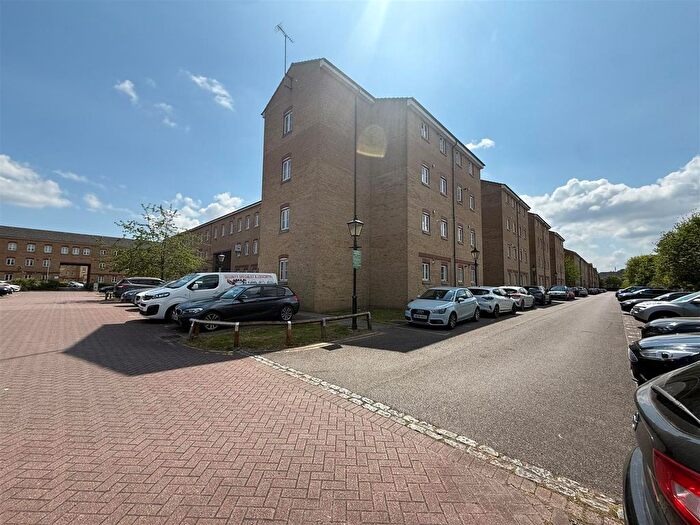 2 Bedroom Property To Rent In Kidman Close, Gidea Park, RM2