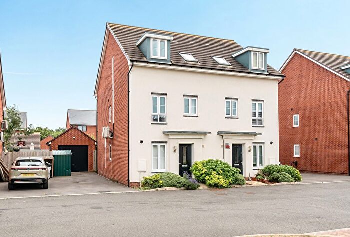 3 Bedroom Semi-Detached House For Sale In Ten Acre Rise, Patchway, Bristol, Gloucestershire, BS34