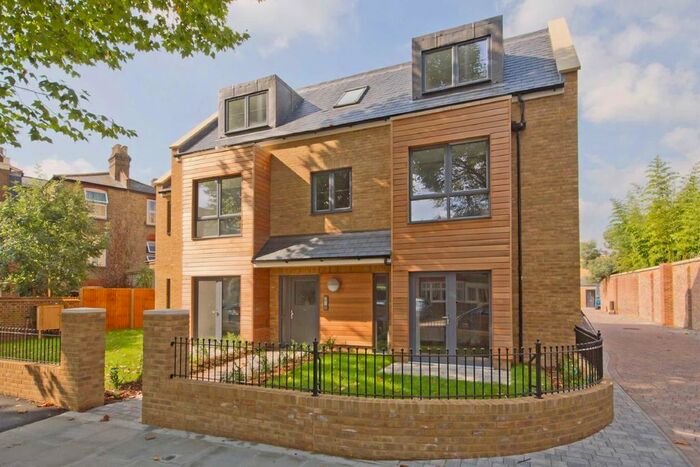 1 Bedroom Flat To Rent In Clifden Road, Twickenham, TW1