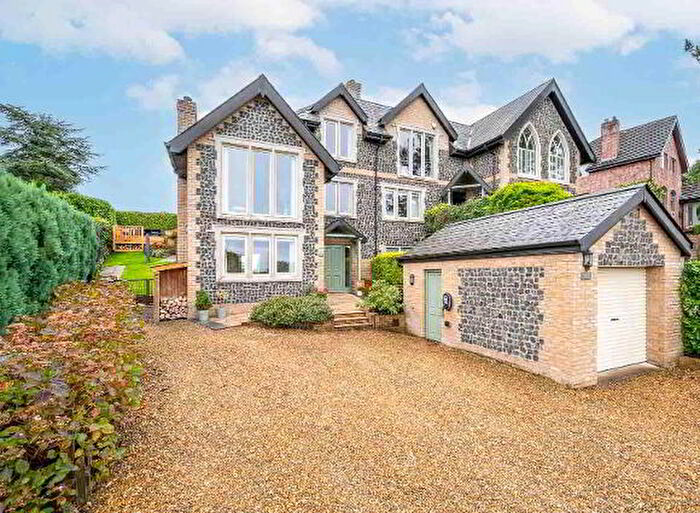 4 Bedroom Semi-Detached House For Sale In B Pine Crest, Holywood, BT18