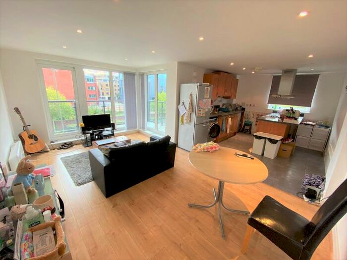 2 Bedroom Apartment To Rent In Woking, GU21