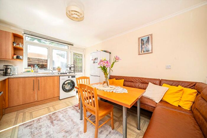 4 Bedroom Maisonette For Sale In Elf Row, Wapping, E1W