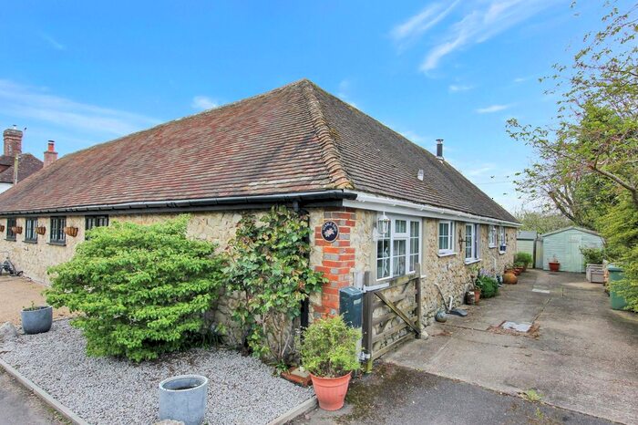 2 Bedroom Barn Conversion For Sale In Newchurch, Romney Marsh, TN29