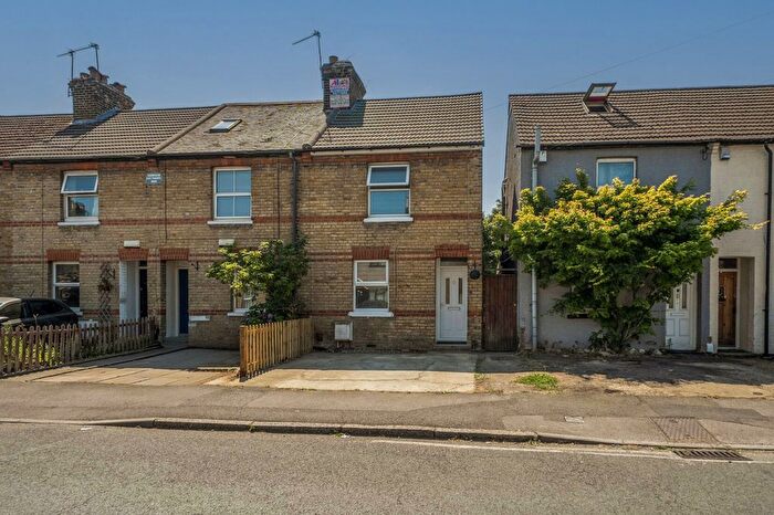 3 Bedroom End Terrace House For Sale In Belgrave Road, Slough, SL1