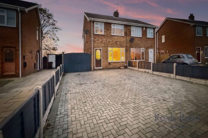 3 Bedroom Semi-Detached House For Sale In Croft Road, Camblesforth, Selby, North Yorkshire, YO8