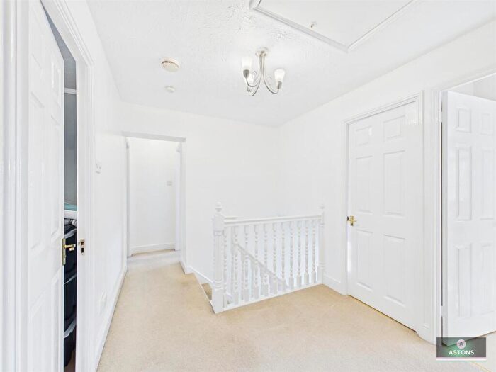 5 Bedroom Detached House For Sale In Campbell Road, Maidenbower, RH10
