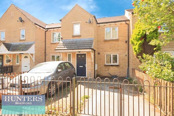 3 Bedroom Terraced House For Sale In Ellerton Street Bradford, BD3