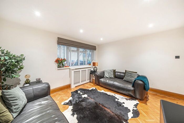 1 Bedroom Flat For Sale In Guildford Road, London, SW8