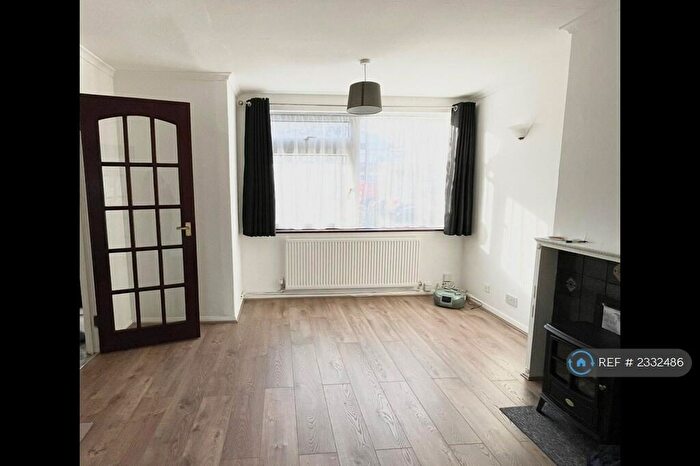 3 Bedroom Maisonette To Rent In Lambscote Close, Solihull, B90