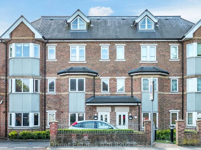 2 Bedroom Flat To Rent In Station Road, London, NW4