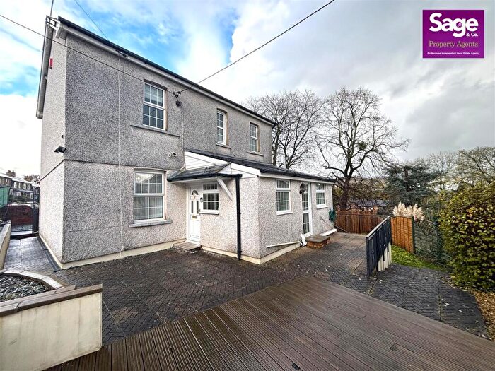 3 Bedroom Detached House For Sale In Sunnybank Road, Griffithstown, Pontypool, NP4