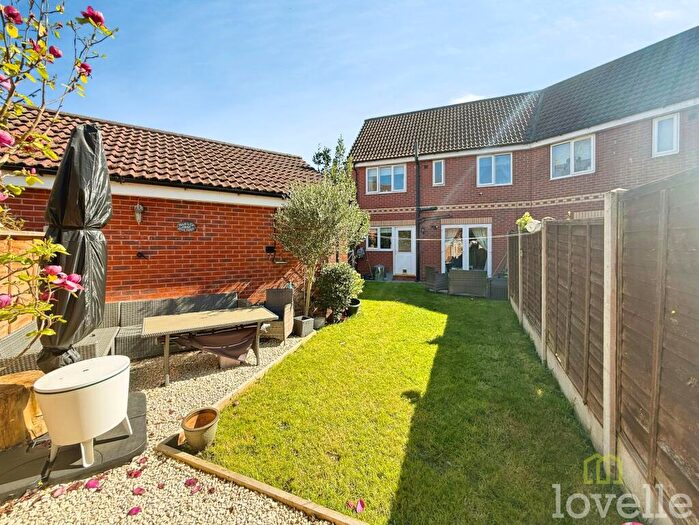 3 Bedroom Semi-Detached House For Sale In Ling Drive, Gainsborough, DN21