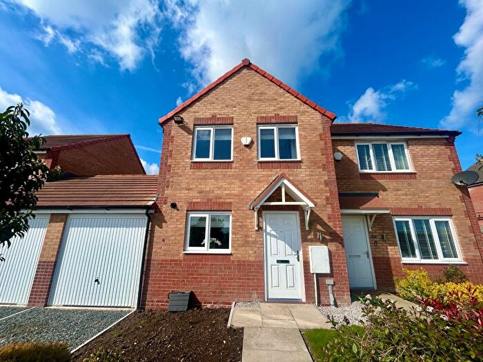 3 Bedroom Semi-Detached House To Rent In Bed Semi- Detached House, Pinfold Lane, Bridlington, YO16