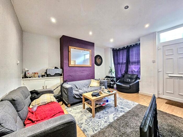 3 Bedroom Terraced House For Sale In Trelawn Avenue, Headingley, Leeds, LS6
