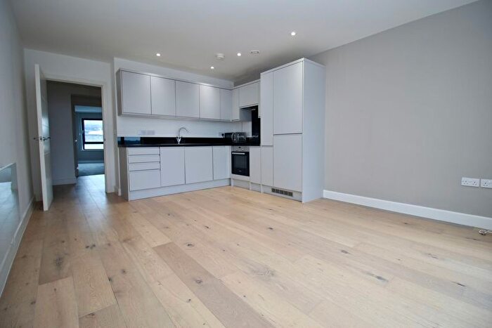 1 Bedroom Flat For Sale In Royal Crescent Road, Southampton, SO14