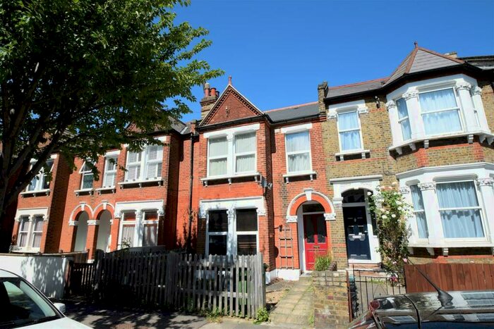 3 Bedroom Flat To Rent In Samos Road, London, SE20
